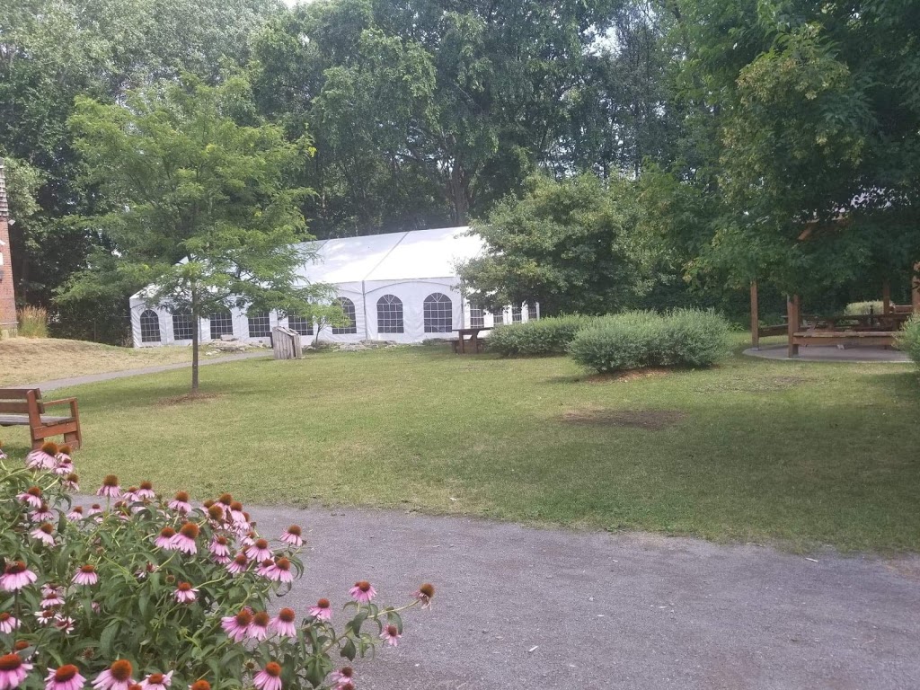 Centre du Sablon | 755 Chemin du Sablon, Laval, QC H7W 4H5, Canada | Phone: (450) 688-8961