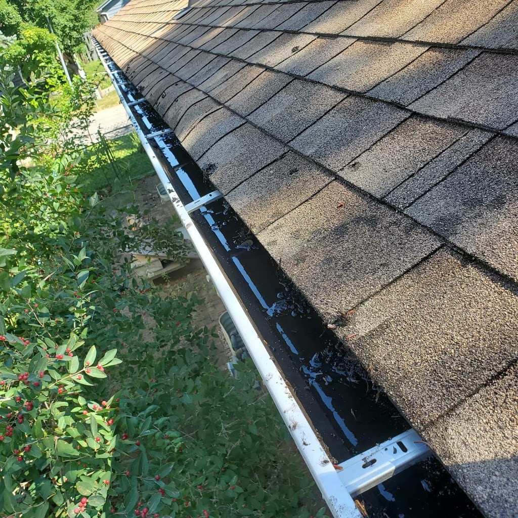 NewSkool window cleaning | 41 Uplands Pl, Guelph, ON N1E 3R3, Canada | Phone: (705) 391-9065