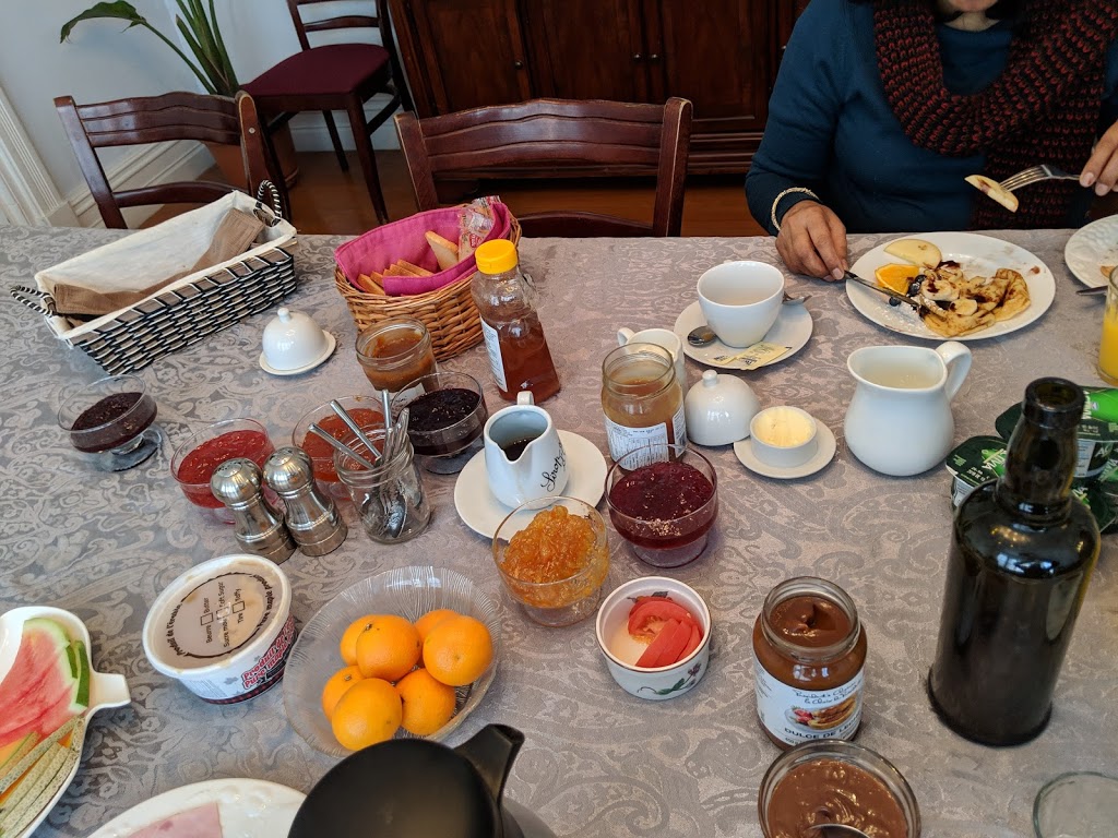 B&B Chez Marie-Claire | 62 Rue Sainte-Ursule, Québec, QC G1R 4E6, Canada | Phone: (418) 692-1556