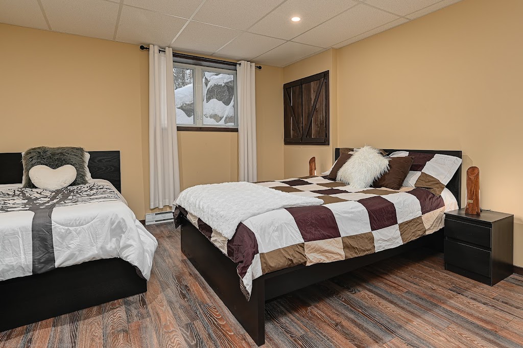 Chalet dautrefois chez Laurette & Tom inc | 1860 Av. A. Bertrand, Saint-Adolphe-dHoward, QC J0T 2B0, Canada | Phone: (514) 912-6754
