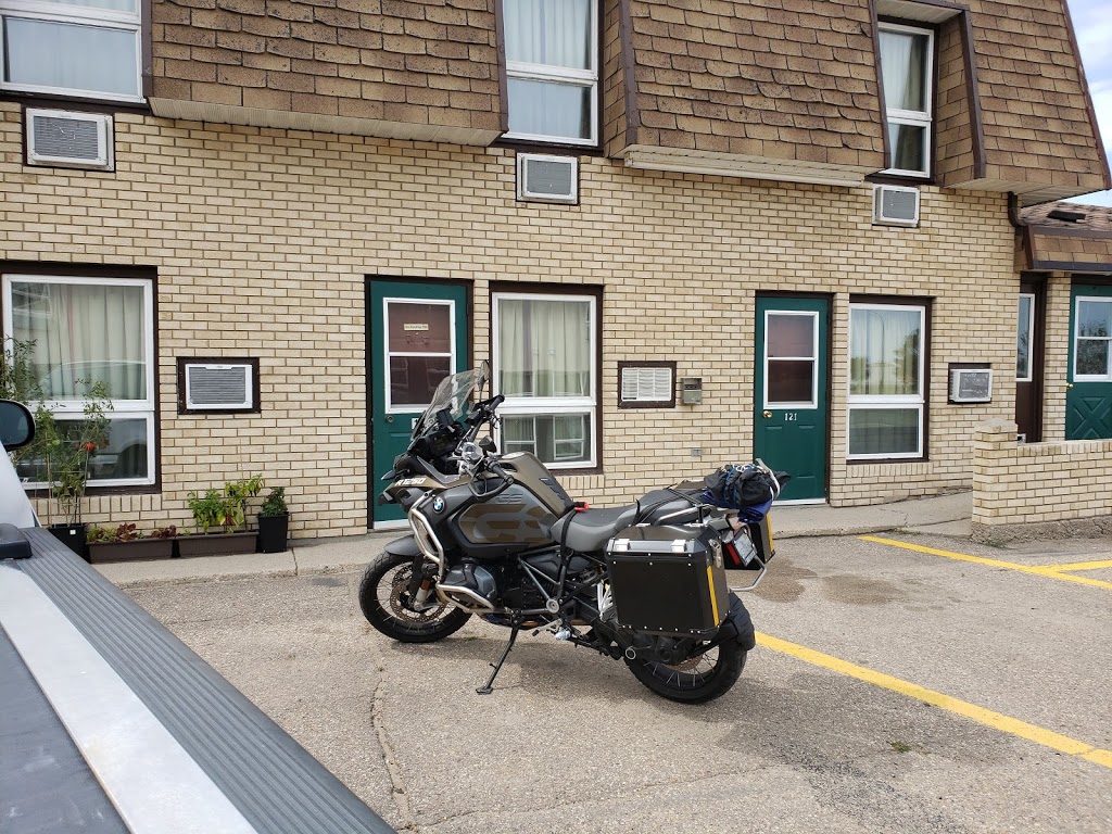 Circle 6 Motel LTD | 140 Sims Ave, Weyburn, SK S4H 2H5, Canada | Phone: (306) 842-6166