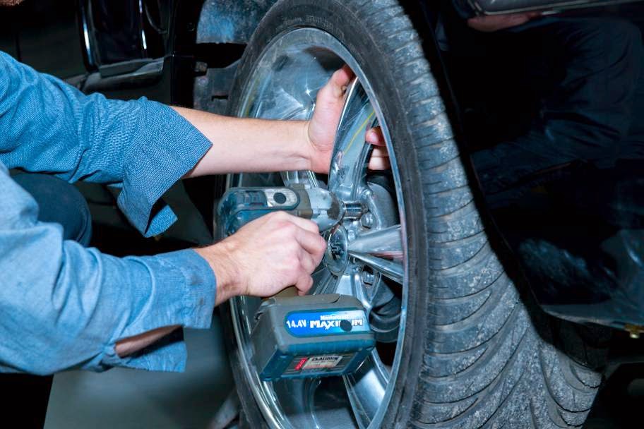 Rutherford Collision Centre: Brampton Collision Repair | 161 Rutherford Rd S, Brampton, ON L6W 1L3, Canada | Phone: (905) 456-3116
