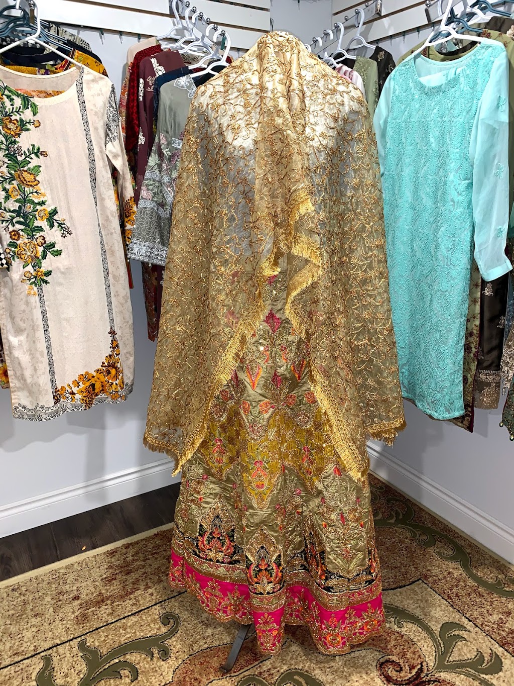 Rani Collecitons | 426 Etheridge Ave, Milton, ON L9E 0A8, Canada | Phone: (416) 418-1550