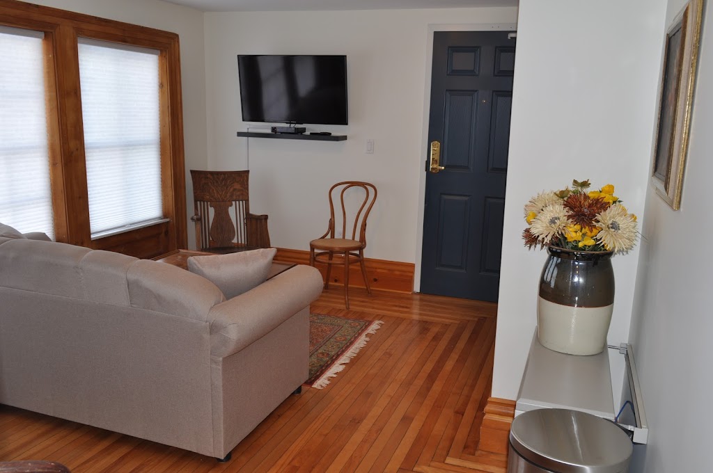Holmans Heritage Suites | 286 Fitzroy St Floor 2, Summerside, PE C1N 1J2, Canada | Phone: (902) 432-4783