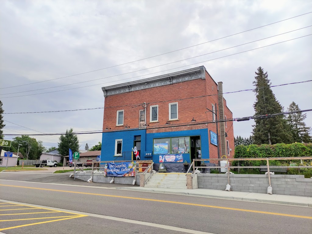 Brush With the North | 33002 Hastings County Rd 62, Maynooth, ON K0L 2S0, Canada | Phone: (613) 338-2984