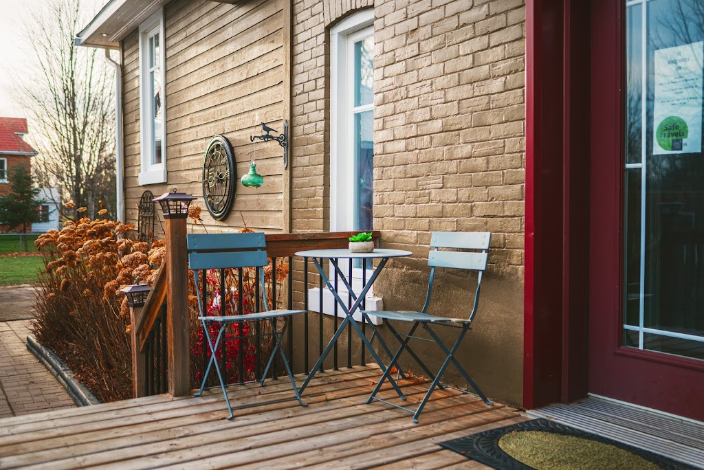 The Whitewater Inn | 1739 Beachburg Rd, Beachburg, ON K0J 1C0, Canada | Phone: (613) 639-9457