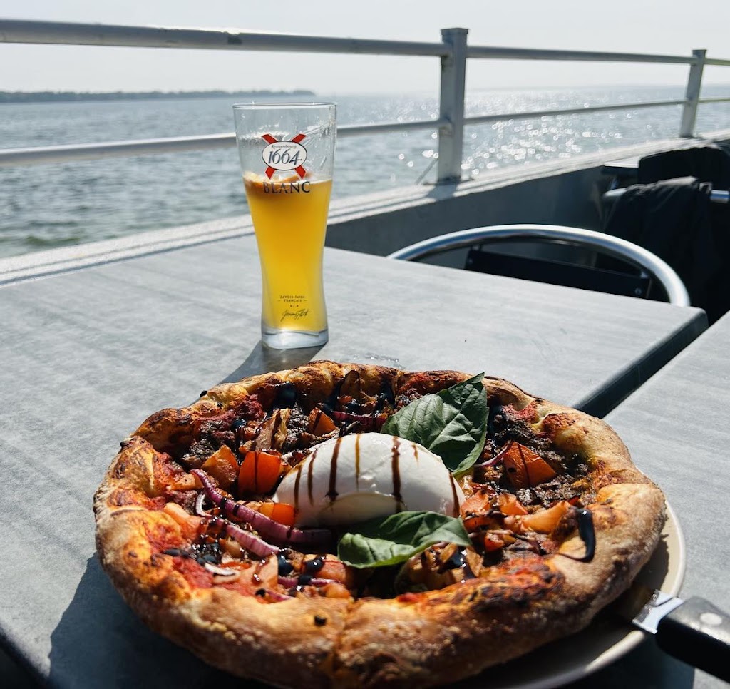 Le Sandbar | 260 Avenue de Venise O, Venise-en-Québec, QC J0J 2K0, Canada | Phone: (450) 529-0355