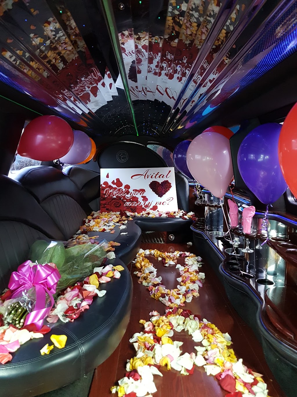 The Legend Limo -Toronto Limo | 22 Thornbeck Dr, Scarborough, ON M1G 2J6, Canada | Phone: (647) 631-6364