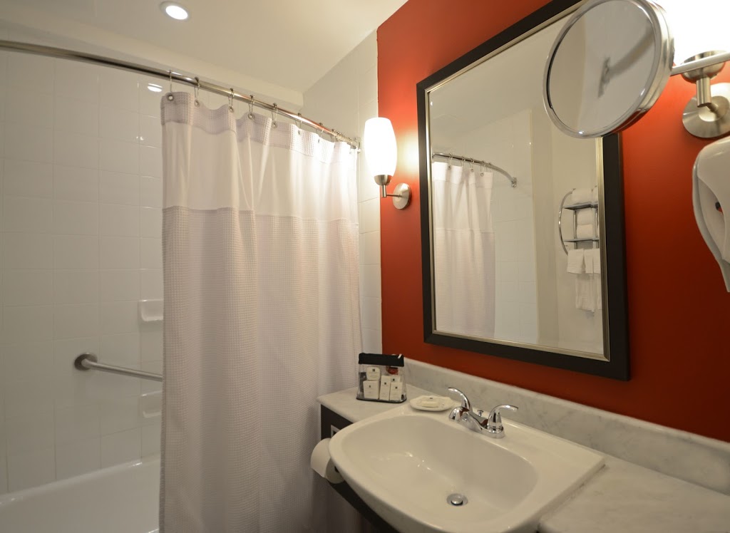 Crowne Plaza Montreal Airport | 6600 Chemin de la Côte-de-Liesse, Saint-Laurent, QC H4T 1E3, Canada | Phone: (514) 344-1999