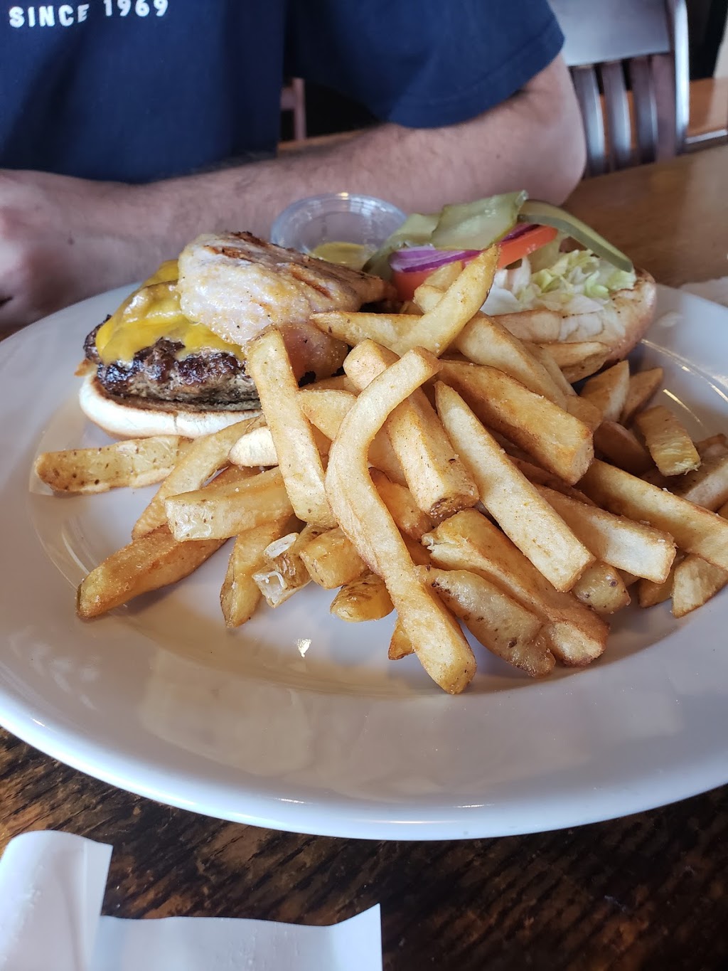 The Irish Shebeen | 5555 Eglinton Ave W, Etobicoke, ON M9C 5M1, Canada | Phone: (416) 695-9178