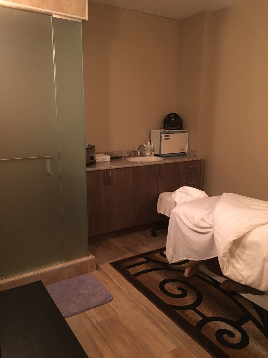 Lakeside Spa | 755 Lake Bonavista Dr SE, Calgary, AB T2J 0N3, Canada | Phone: (403) 815-8660