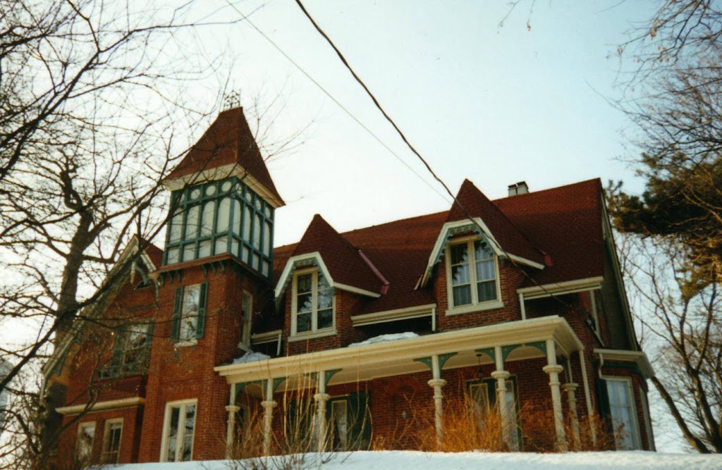 Goldberg Roofing | 443 Bloor St E, Oshawa, ON L1H 3M9, Canada | Phone: (289) 927-2684