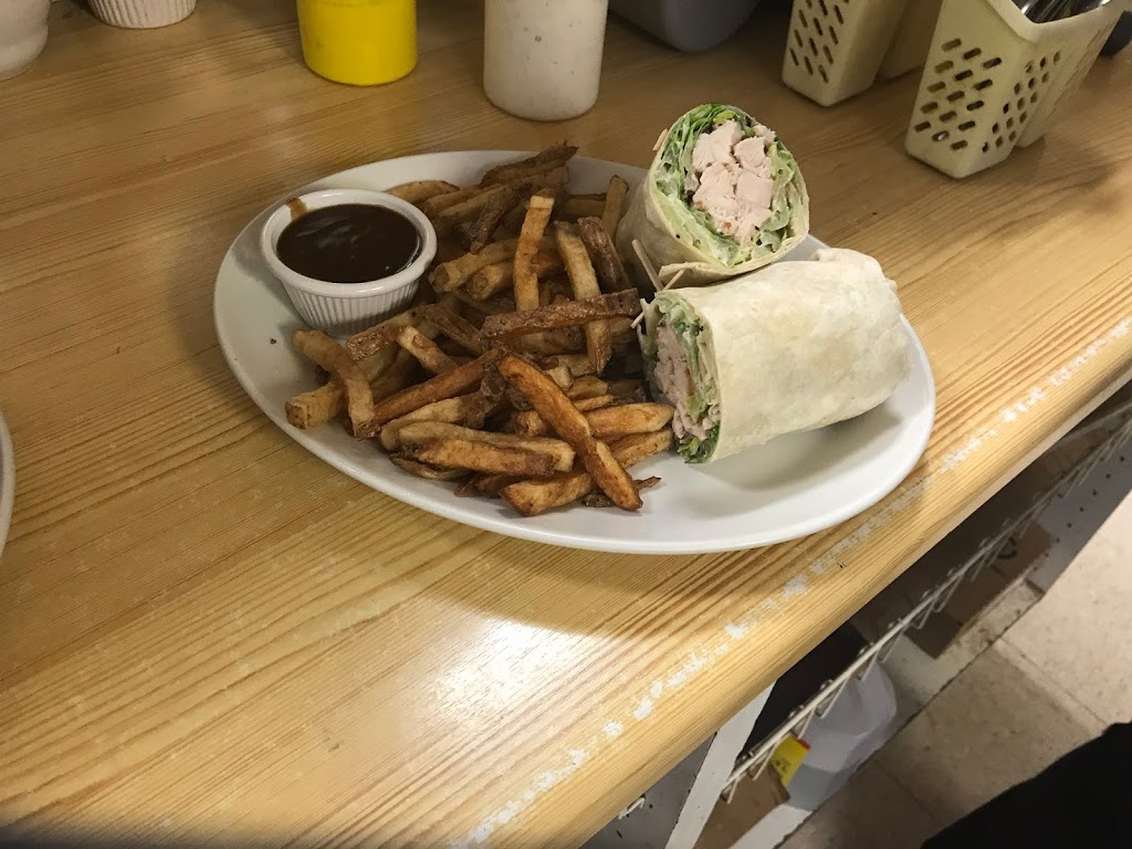 Belle Aire Restaurant | 1270 Maple Rd, Belle Ewart, ON L0L 1C0, Canada | Phone: (705) 456-4111