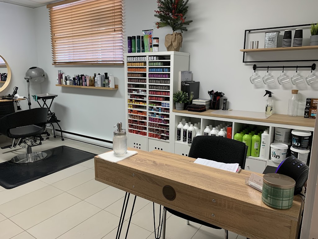 Chloé Laliberté Coiffeuse | 6350 Rue Principale, Sainte-Croix, QC G0S 2H0, Canada | Phone: (418) 572-0502