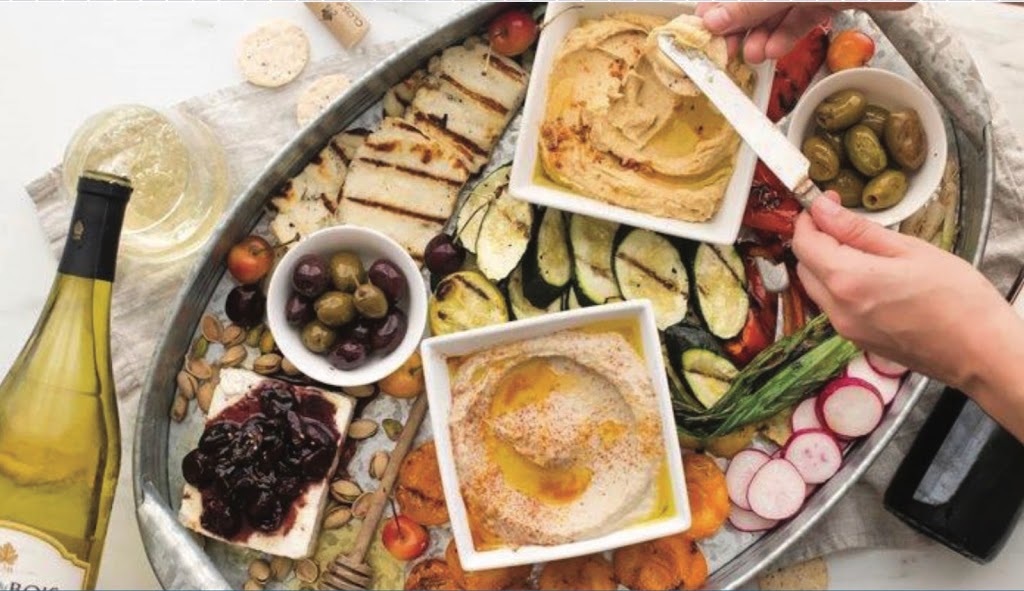 Eugene’s Greek Food | 14-6782 Veyaness Rd, Saanichton, BC V8M 2C2, Canada | Phone: (778) 351-1331