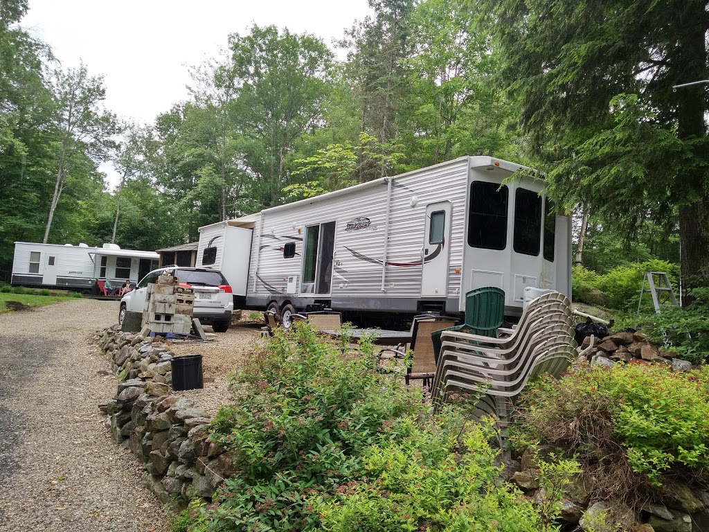 Domaine Dynastie | 1088-1100 Chemin du Tour du Lac, Chénéville, QC J0V 1E0, Canada