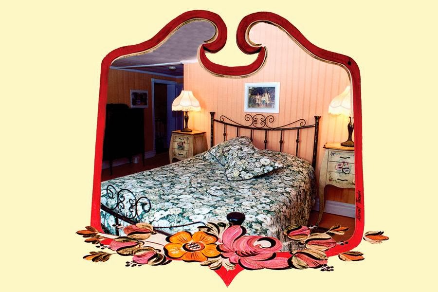 Maison Hovington | 285 Rue des Pionniers, Tadoussac, QC G0T 2A0, Canada | Phone: (418) 235-4466