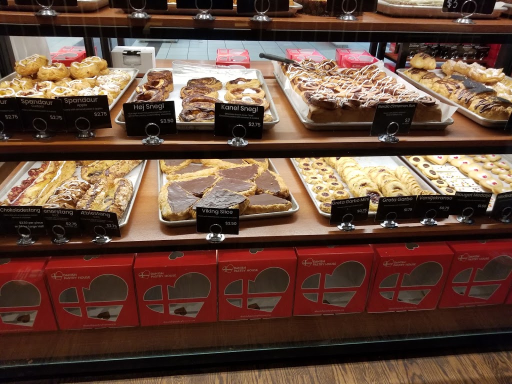 Danish Pastry House | 17600 Yonge St, Newmarket, ON L3Y 4Z1, Canada | Phone: (905) 828-1777