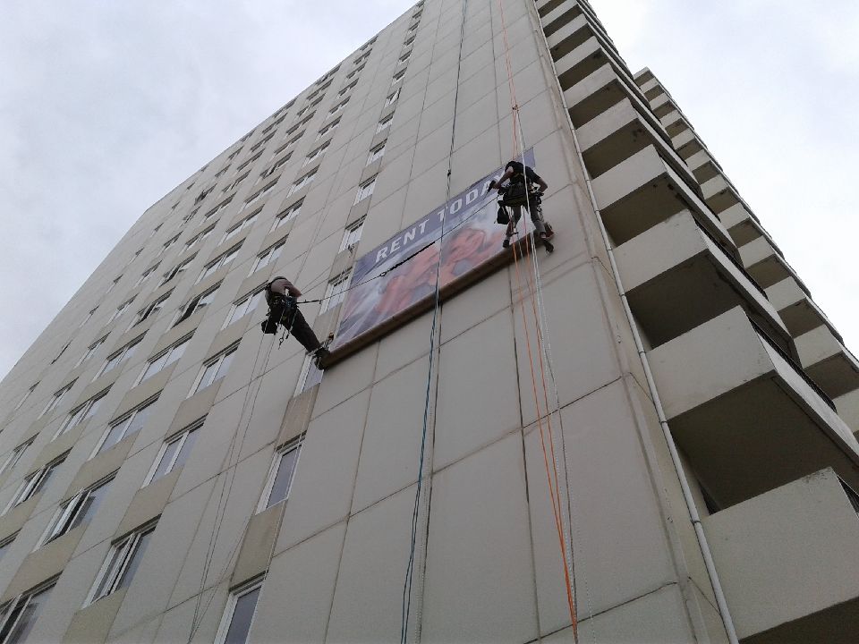 Hi-Vis Media Installations | 1412 75 St SW, Edmonton, AB T6X 0C7, Canada | Phone: (780) 203-3005