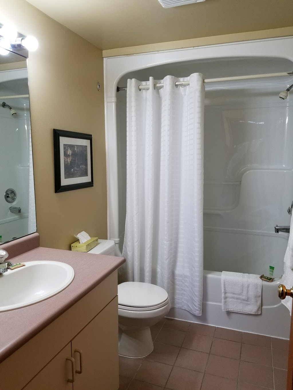 Trillium Resort & Spa | 848 Clearwater Lake Rd, Port Sydney, ON P0B 1L0, Canada | Phone: (705) 385-1212