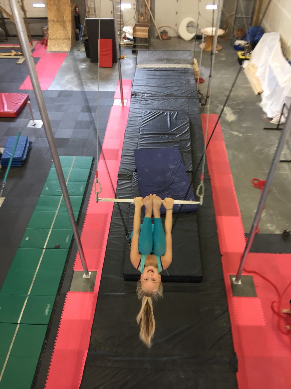 West Coast Flying Trapeze | 19055 Airport Way #105, Pitt Meadows, BC V3Y 2B4, Canada | Phone: (604) 619-1212