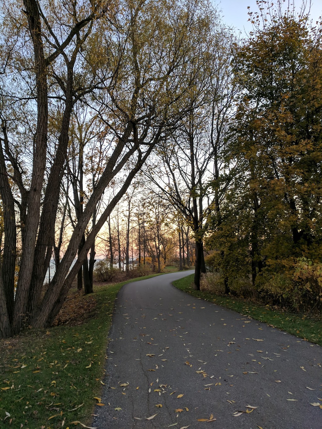 Rouge Hill Beach | park | Waterfront Trail, Toronto, ON M1C 4A8, Canada