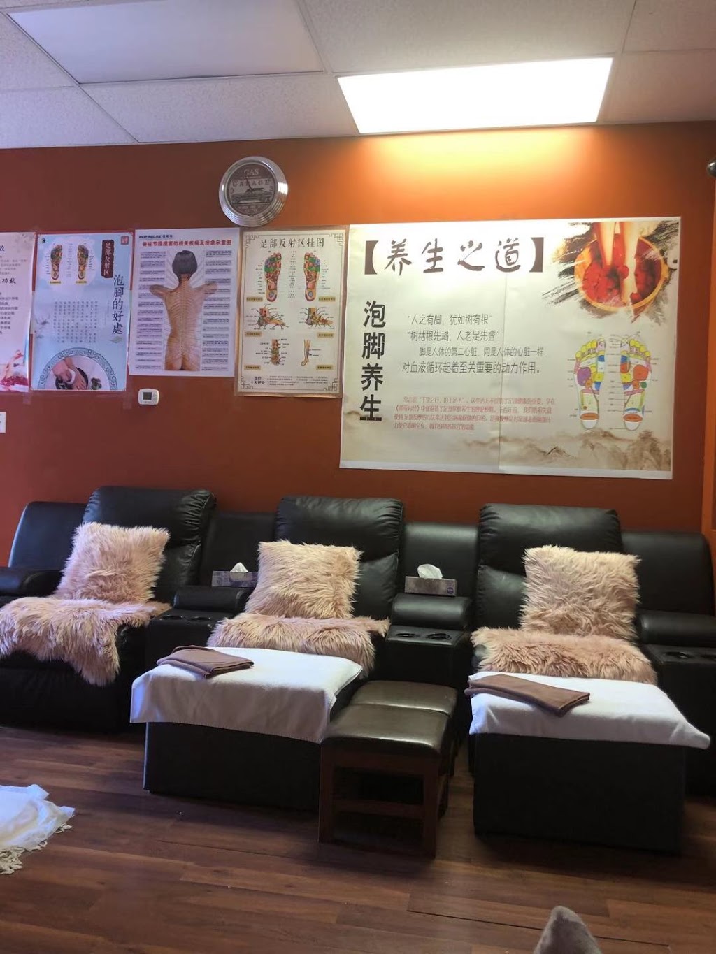 Foot Health massage Therapy 足之健理疗(烈志文)店 | 4580 No. 3 Rd Unit 2045, Richmond, BC V6X 1E4, Canada | Phone: (778) 316-8339
