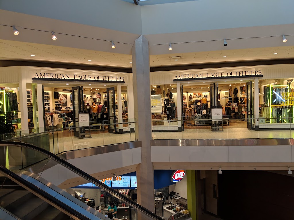 American Eagle Store | 1680 Richmond St, London, ON N6G 3Y9, Canada | Phone: (519) 672-1751