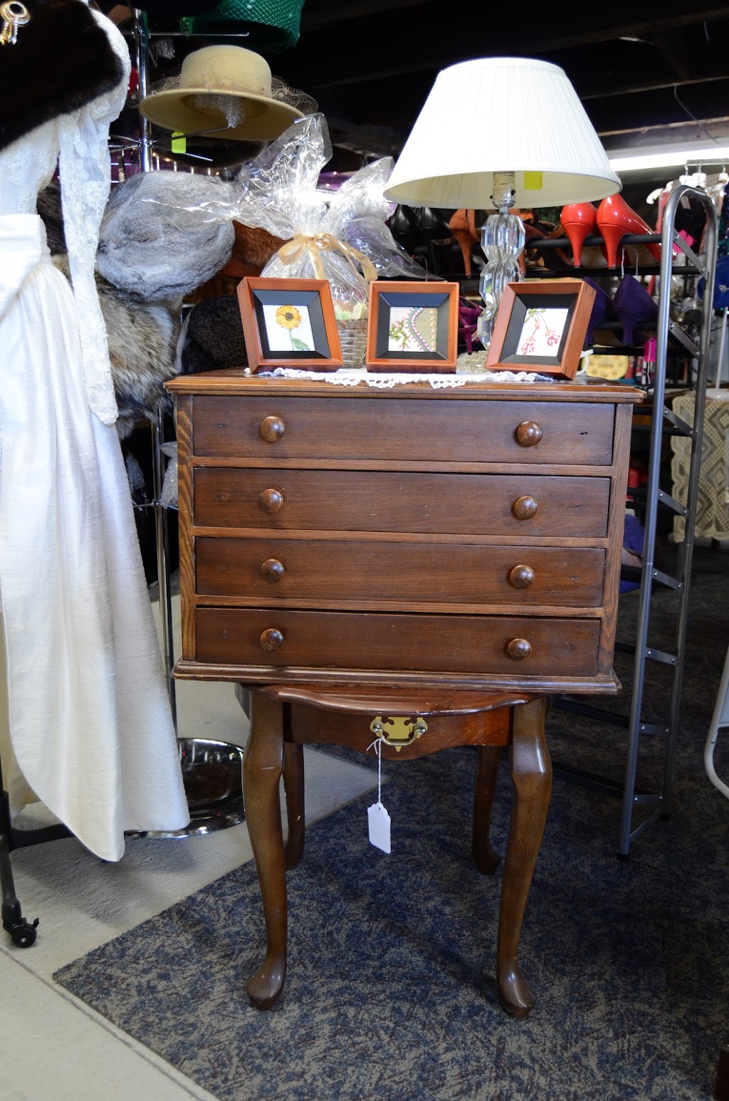 Merry Macs Antiques | 1611 Kawartha Lakes County Rd 46, Woodville, ON K0M 2T0, Canada | Phone: (905) 432-5432