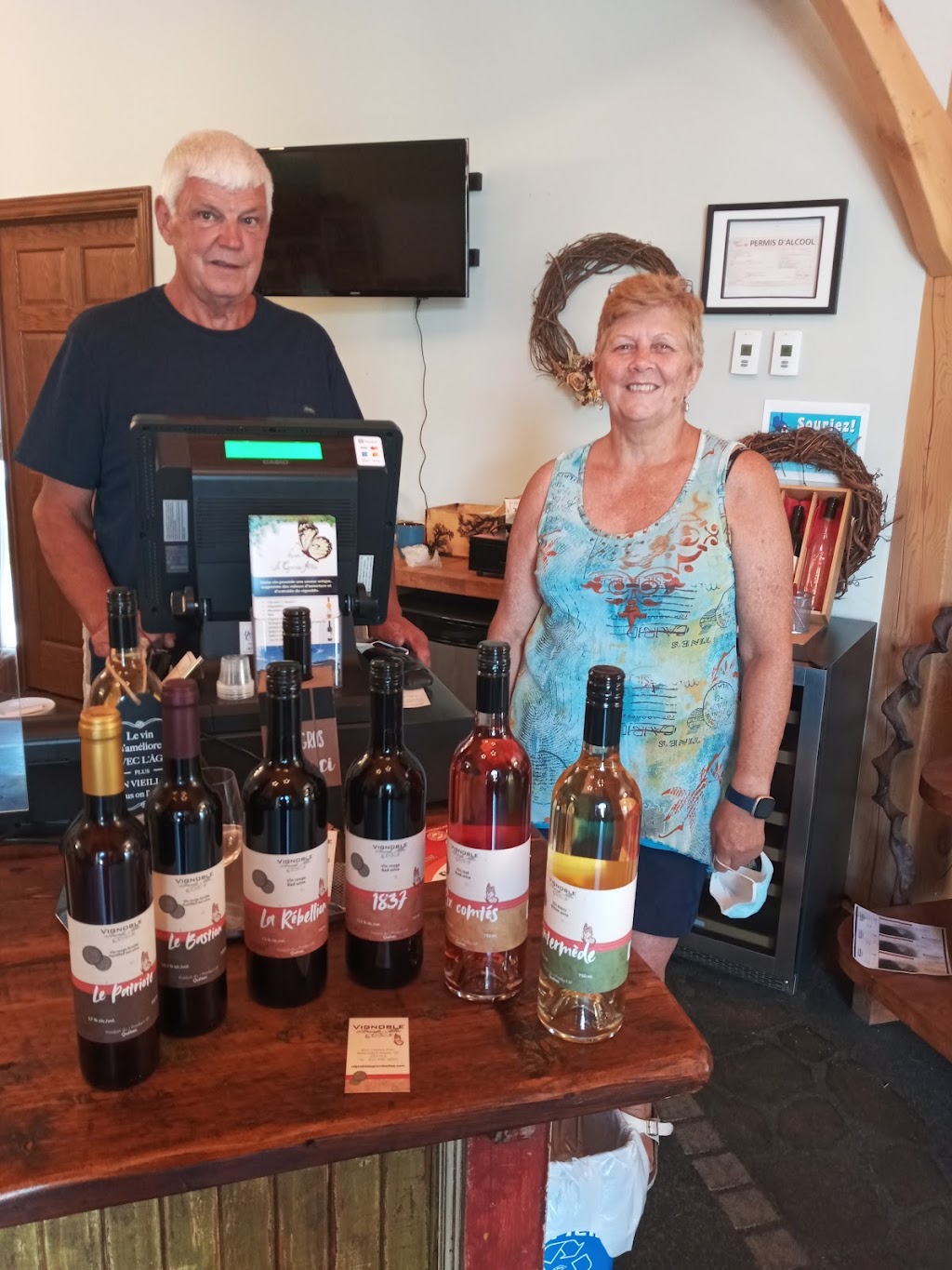 Vignoble La Grande Allée | 812 Chem. Pion, Mont-Saint-Hilaire, QC J3G 4S6, Canada | Phone: (450) 446-6820