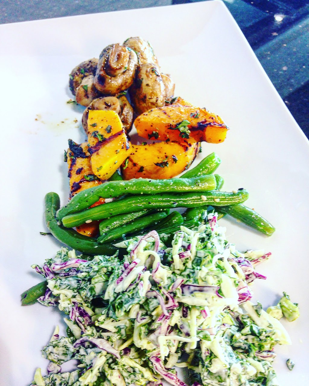 Bravo Bistro Grill & Traiteur | 1690 Desserte S Autoroute 440, Laval, QC H7S 2E7, Canada | Phone: (450) 688-2929
