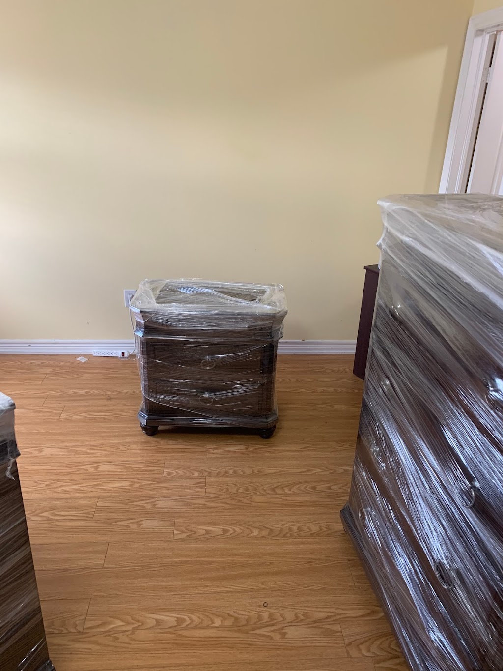JK Movers & Logistics | 22 Sandybay Ave, Kitchener, ON N2A 0H7, Canada | Phone: (647) 571-4040