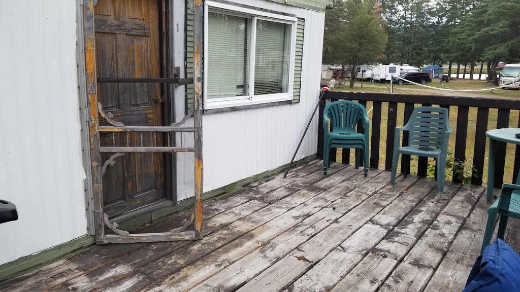 Riverland Lodge & Camp | 25141 ON-60, Madawaska, ON K0J 2C0, Canada | Phone: (613) 637-5338