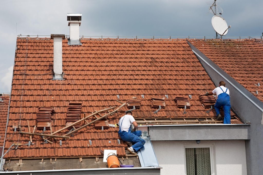 Fortress Roofing - South Calgary | Suite 300 - 160 Quarry Park Blvd SE, Calgary, AB T2C 3G3, Canada | Phone: (403) 264-7844