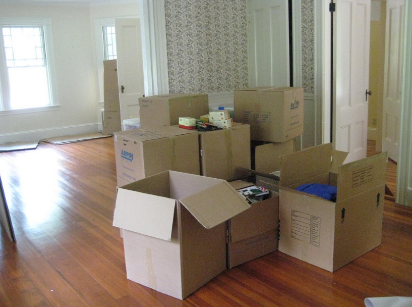 Family Movers | 427 Exeter Rd, London, ON N6E 2Z3, Canada | Phone: (877) 766-8311