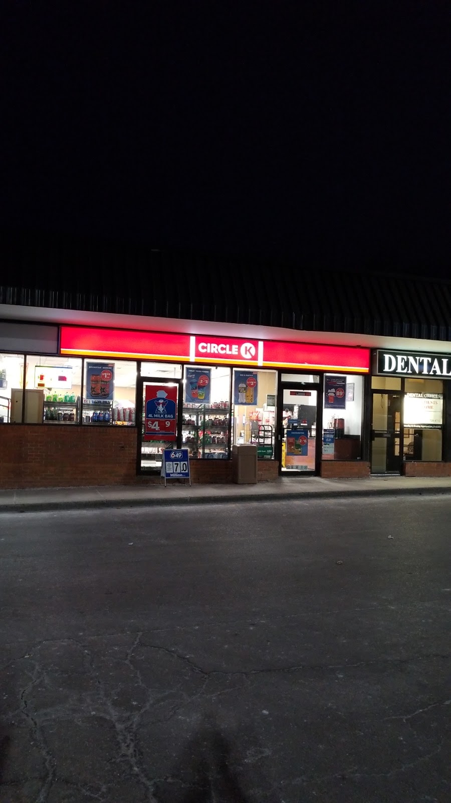 Circle K | 555 Rossland Rd E, Oshawa, ON L1K 1K8, Canada | Phone: (905) 725-8585