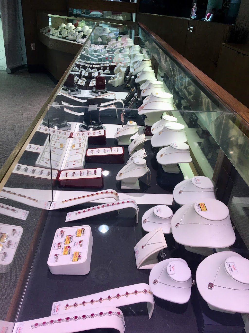 Kavar Jewellers Newmarket | 17600 Yonge St, Newmarket, ON L3Y 4Z1, Canada | Phone: (905) 836-9256