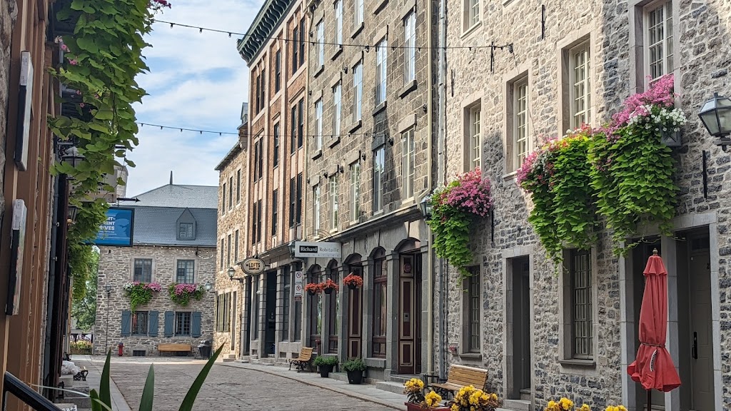 Les Lofts Notre-Dame - By Les Lofts Vieux-Québec | 15 Rue des Pains Bénits App B, Québec, QC G1K 3Z3, Canada | Phone: (418) 431-9905