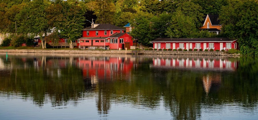 The Waters Edge Inn | 149 Queen St, Campbellford, ON K0L 1L0, Canada | Phone: (705) 653-4470