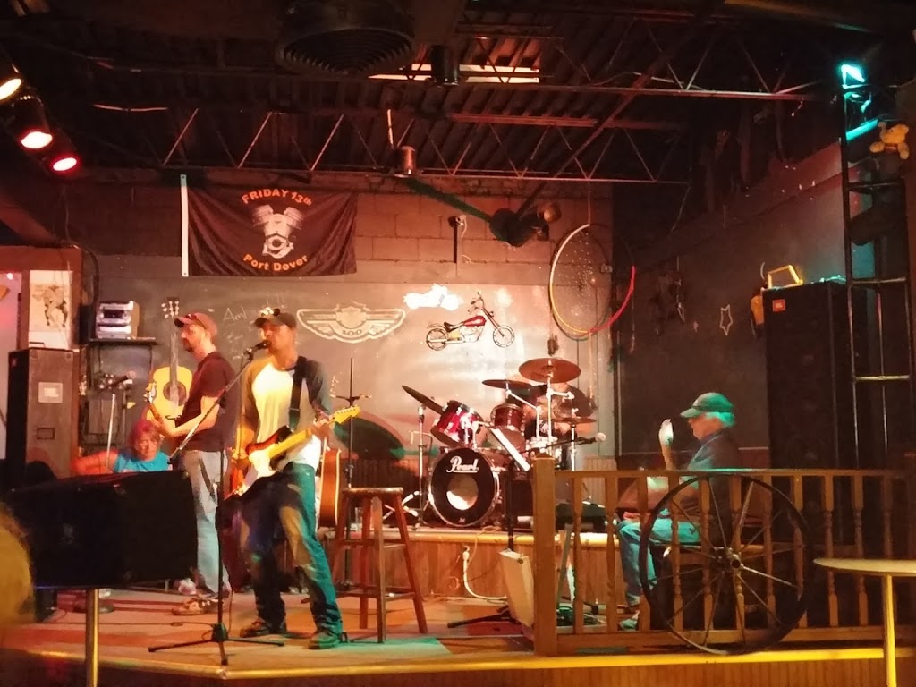 Dock Side Tavern | 277 Main St, Deseronto, ON K0K 1X0, Canada | Phone: (613) 396-6063