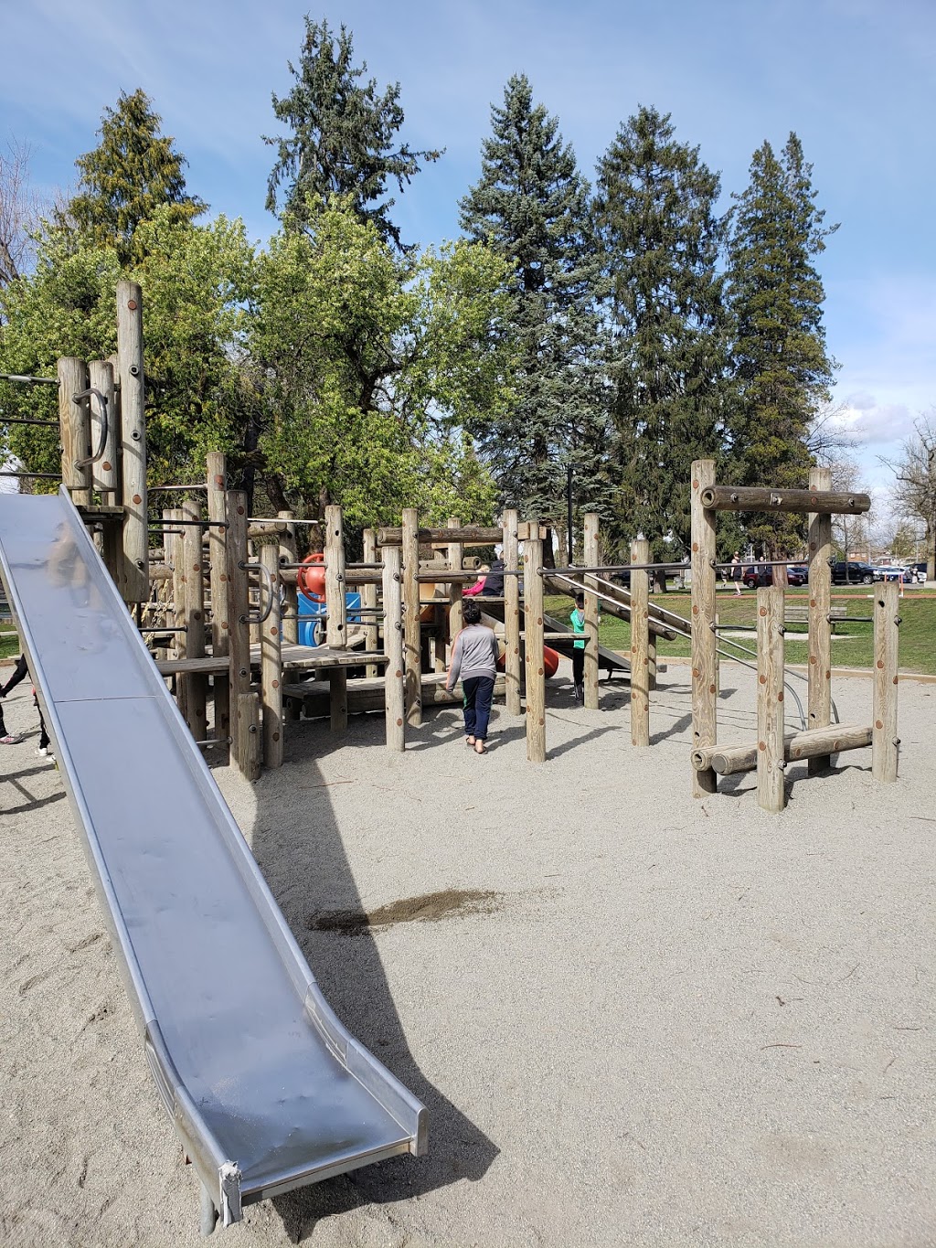 Memorial South Park | 5955 Ross St, Vancouver, BC V5W 1T7, Canada | Phone: (604) 873-7000