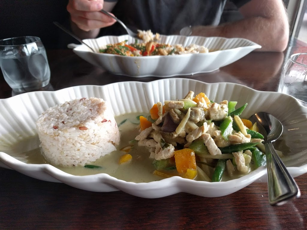 Lemongrass Thai Cuisine | 245 Edinburgh Rd S, Guelph, ON N1G 2J6, Canada | Phone: (519) 823-8353