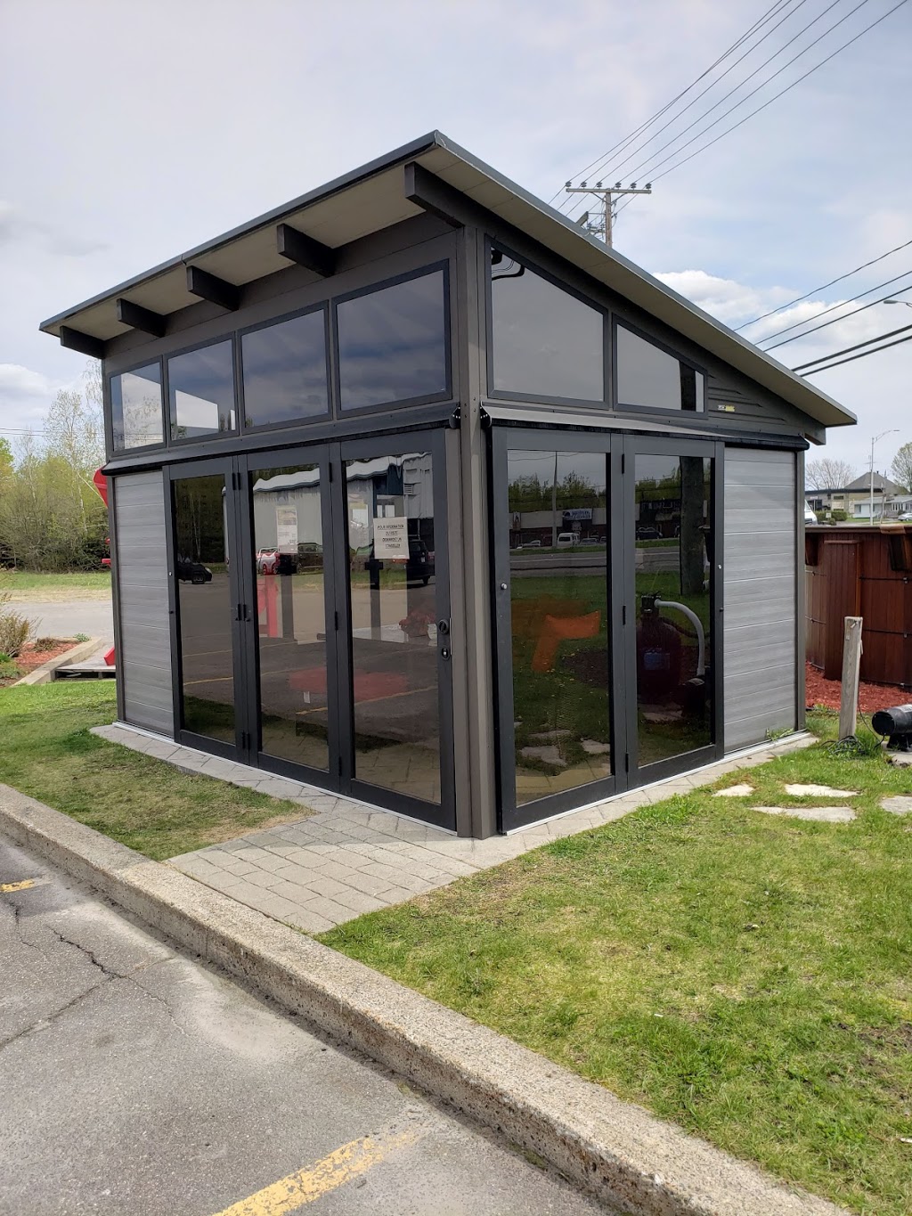 Club Piscine Super Fitness - St-Jérôme | 2391 Boulevard du Curé Labelle, Saint-Jérôme, QC J7Y 5E9, Canada | Phone: (450) 436-9814