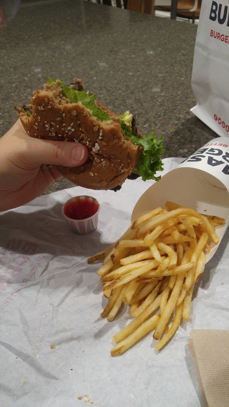 Smashburger | 6301 Silver Dart Dr, Mississauga, ON L5P 1B2, Canada | Phone: (416) 776-2345