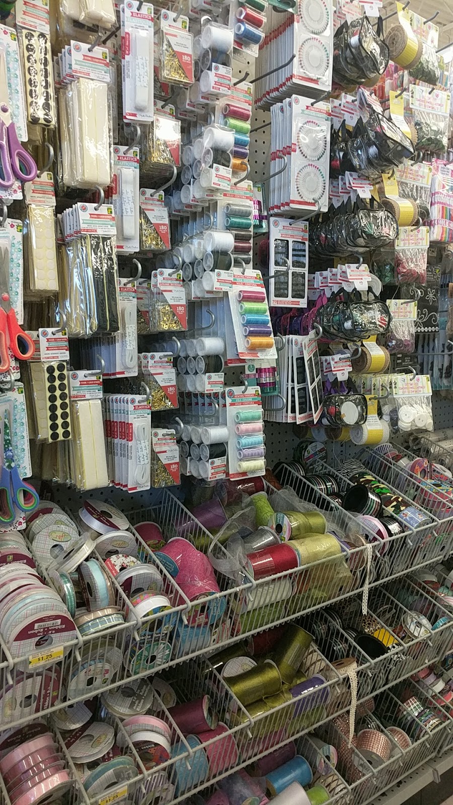 Dollarama | 6811 Blvd. Newman, Complexe Angrignon, Lasalle, QC H8N 3E4, Canada | Phone: (514) 366-4672
