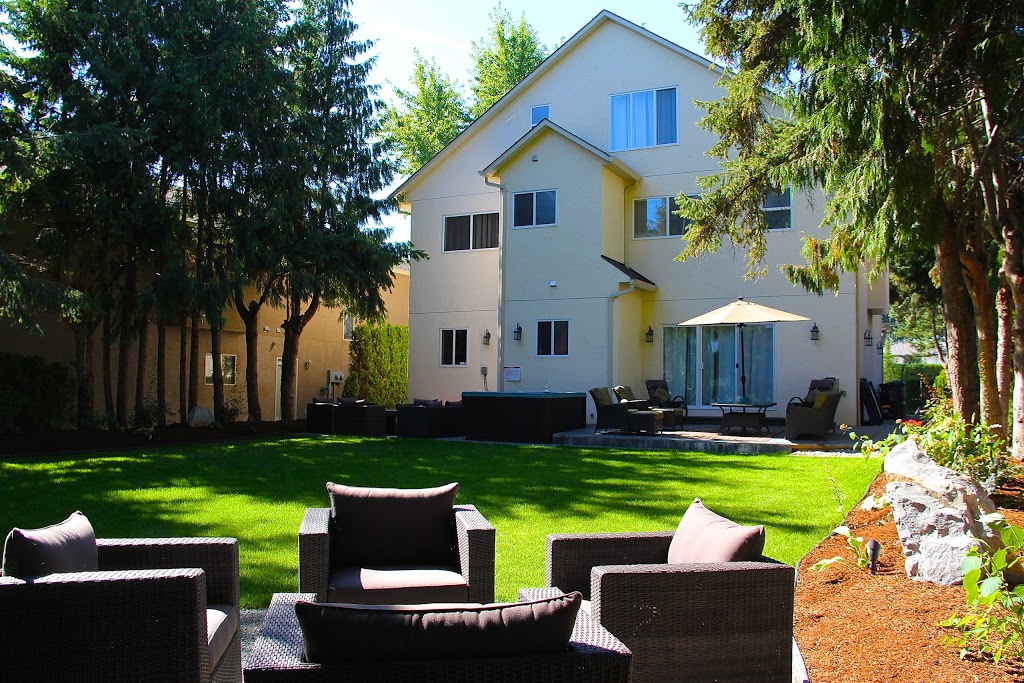 Boyce Gyro Beach Lodge | 3519 Lakeshore Rd, Kelowna, BC V1W 3L5, Canada | Phone: (250) 864-2693
