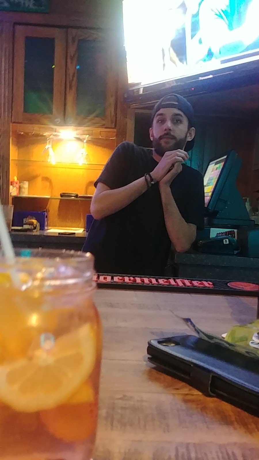 Sneakers Beach Tavern | 4020 Erie Rd, Crystal Beach, ON L0S 1B0, Canada | Phone: (905) 894-6535