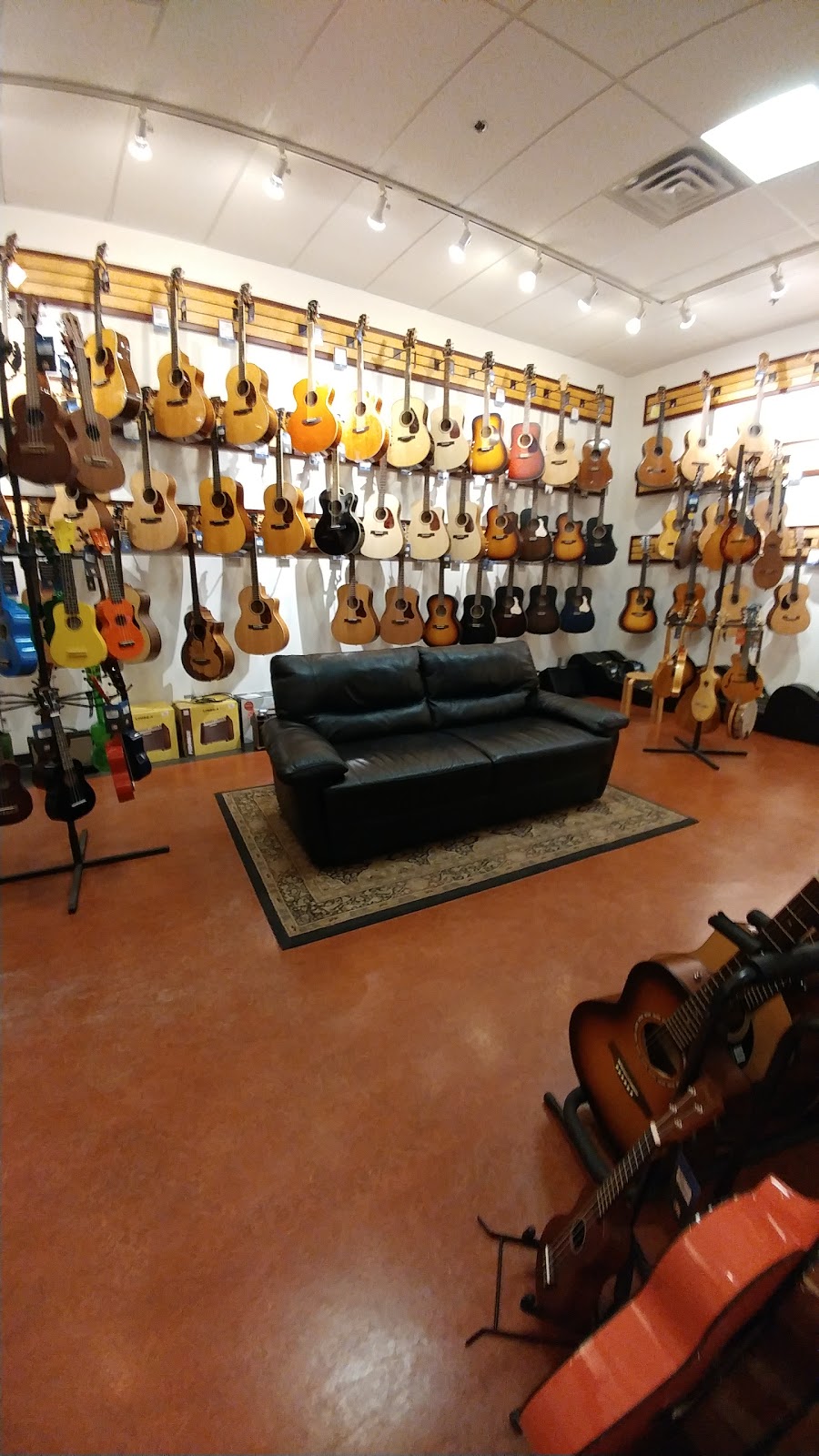 Long & McQuade Musical Instruments | 9833 Markham Rd, Markham, ON L6E 0E5, Canada | Phone: (905) 209-1177