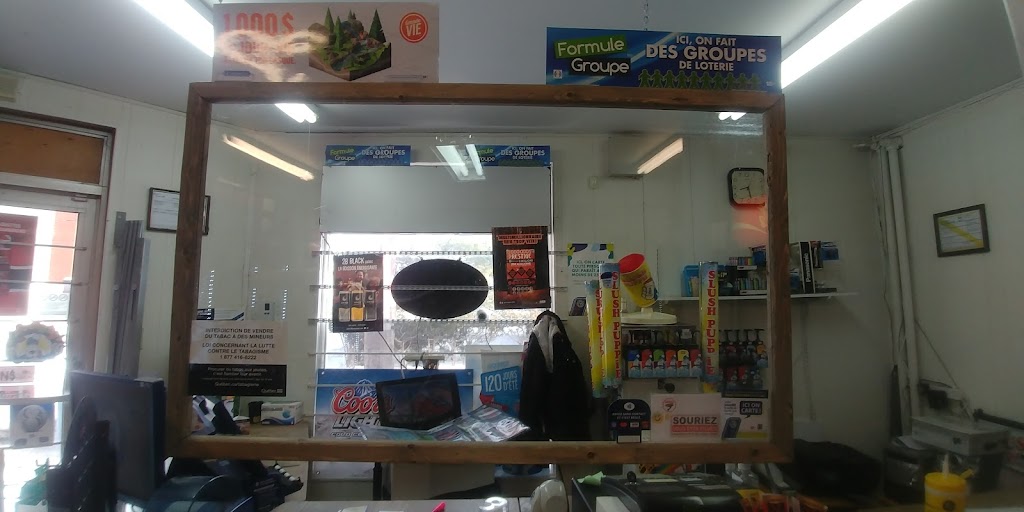Dépanneur Saint-Charles | 236 Rue Saint-Charles, Saint-Jean-sur-Richelieu, QC J3B 2E1, Canada | Phone: (450) 346-2575