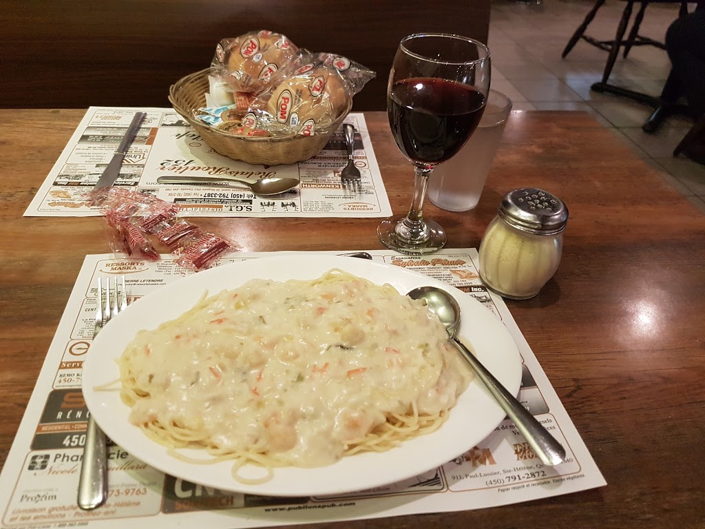 Resto Relais Routier 152 inc. | 545 3e Rang, Sainte-Hélène-de-Bagot, QC J0H 1M0, Canada | Phone: (450) 791-2771